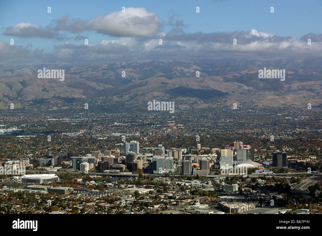 Vista aérea por encima de San José Silicon Valley de California Foto de stock