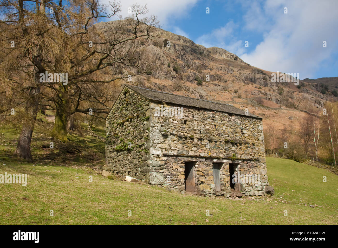 Un banco granero en gran Langdale, Cumbria, Inglaterra, Reino Unido. Foto de stock