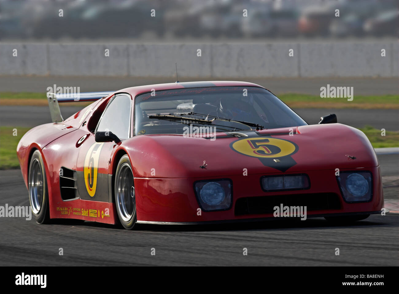 Un 1980 Ferrari 512 BB/LM carreras en un evento histórico desafío de Shell Foto de stock