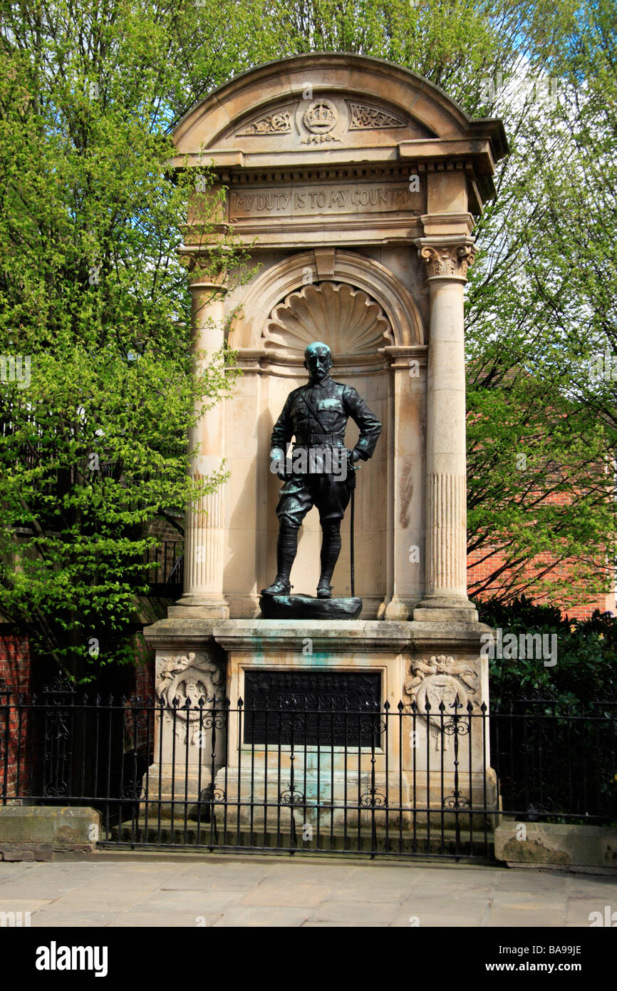 El príncipe cristiano Victor's Memorial en Thames Street, a continuación el Castillo de Windsor, Berkshire, Reino Unido. Foto de stock