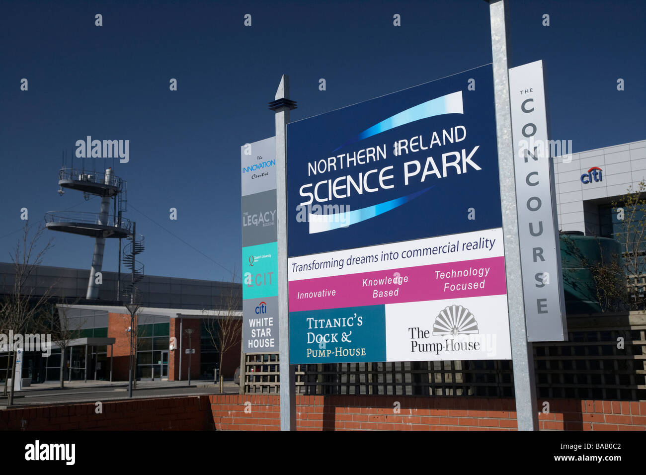 El centro de innovación en Irlanda del Norte, Science Park Titanic Quarter isla de Queens de Belfast Reino Unido Irlanda del Norte Foto de stock