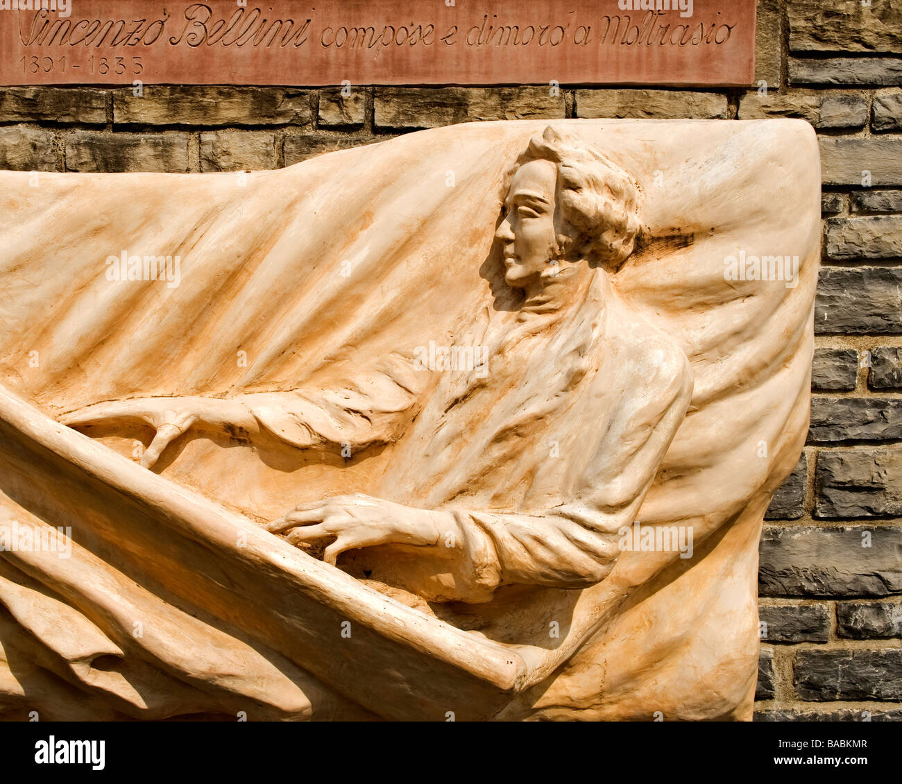 Monumento conmemorativo de Vincenzo Bellini (1801 - 1835) en Moltrasio en el Lago de Como, Italia Foto de stock