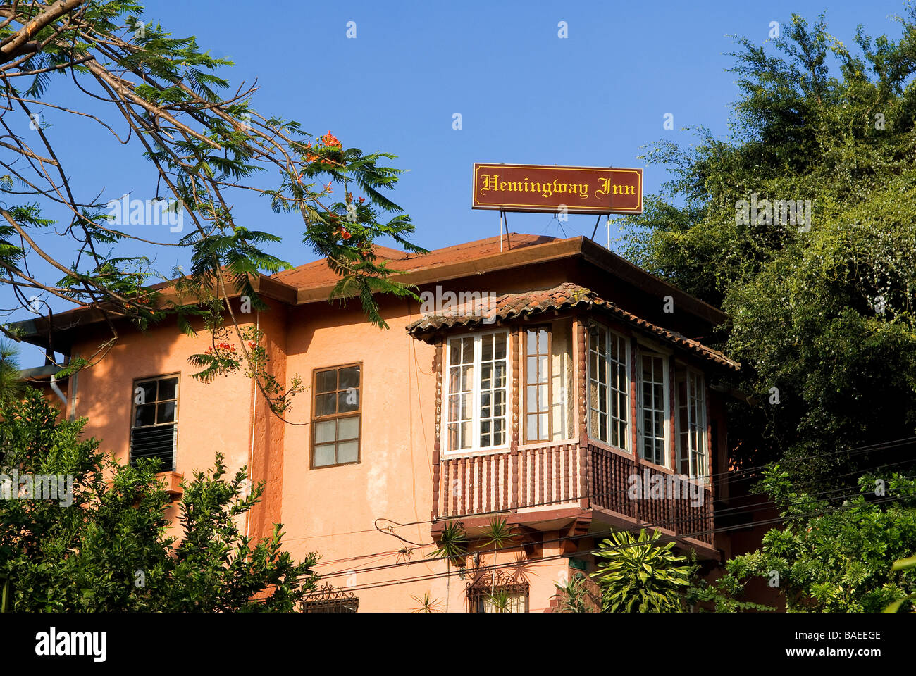 Costa Rica, provincia de San José, la ciudad de San José, distrito de clase alta de Amón, Hemingway Inn Hotel, cruce de la 9th Avenue y Foto de stock