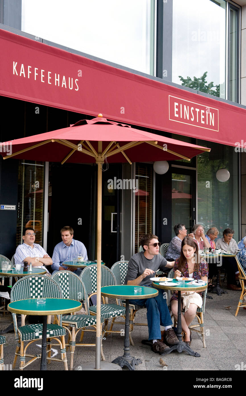 Alemania, Berlín Mitte, el boulevard Unter den Linden Foto de stock