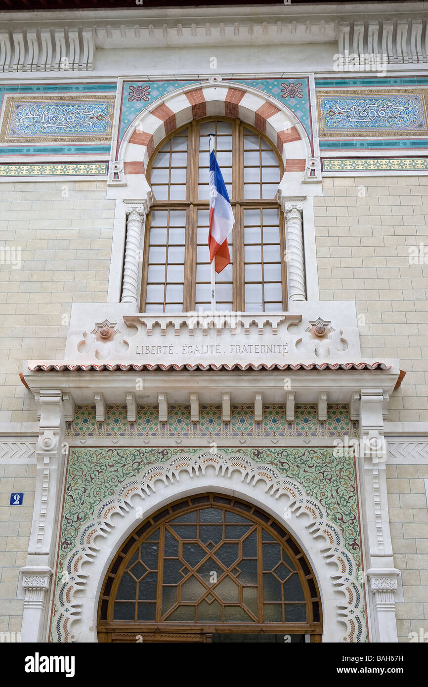 Francia, Paris, fachada de estilo morisco de la Ecole Nationale d'Administration en Avenue de l'Observatoire Foto de stock