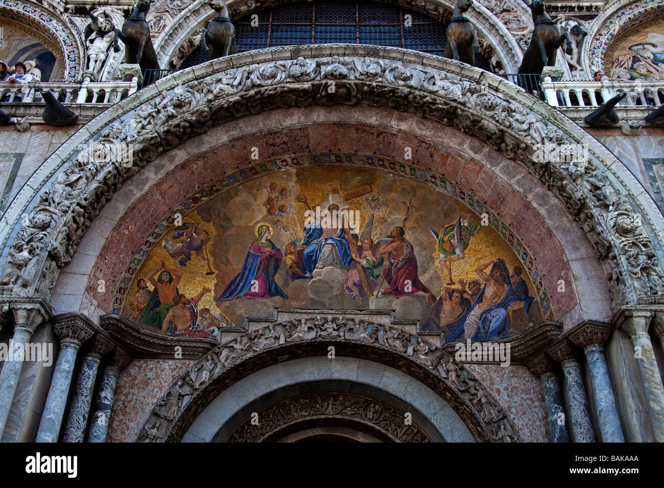 La Basílica de San Marcos Basílica de San Marcos Venecia plaza Italia Foto de stock