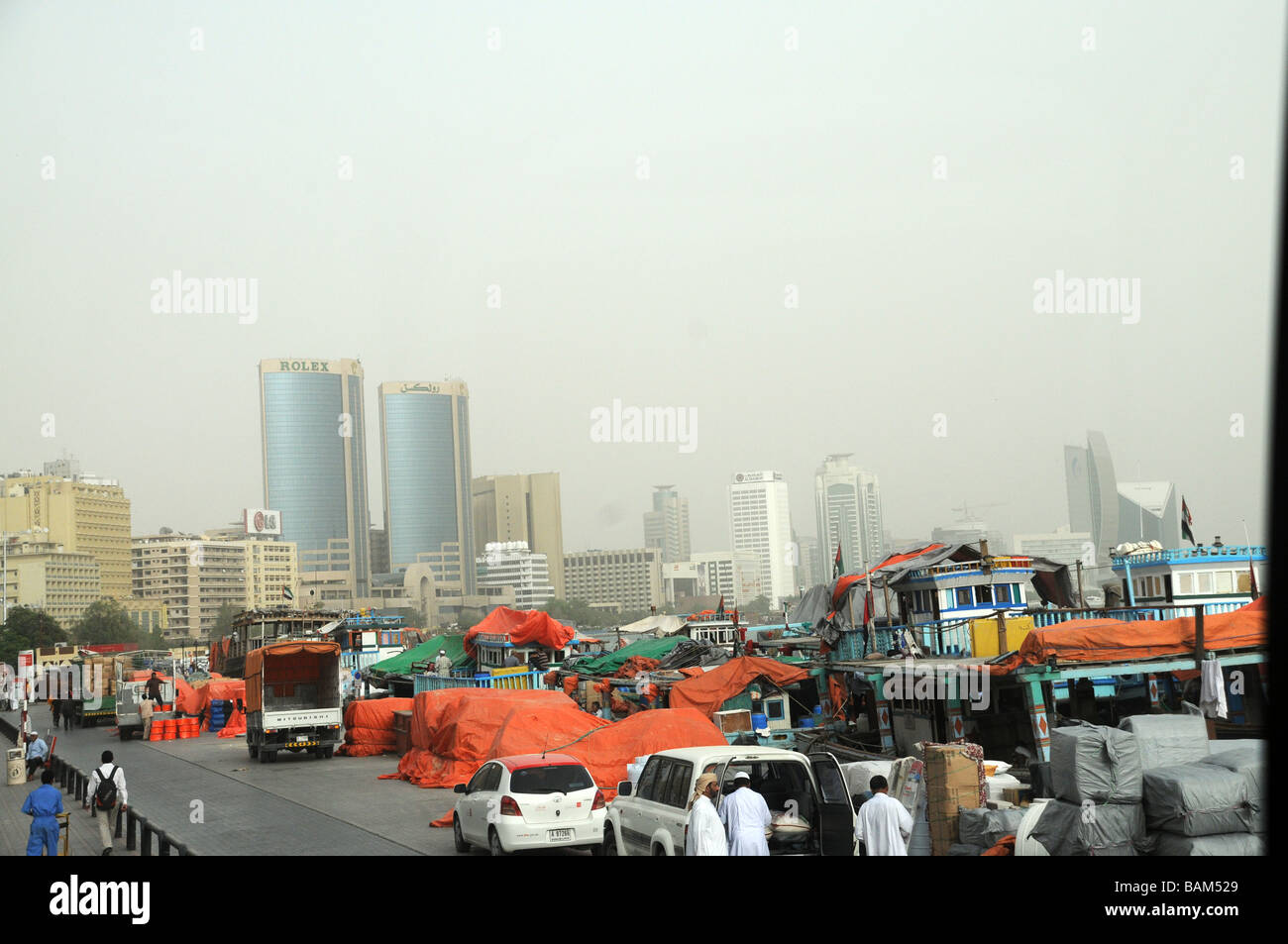 Dubai, una vista de algunos de los nuevos edificios en la ciudad. El Burj Dubai se convertirá en el edificio más alto del mundo. Foto de stock