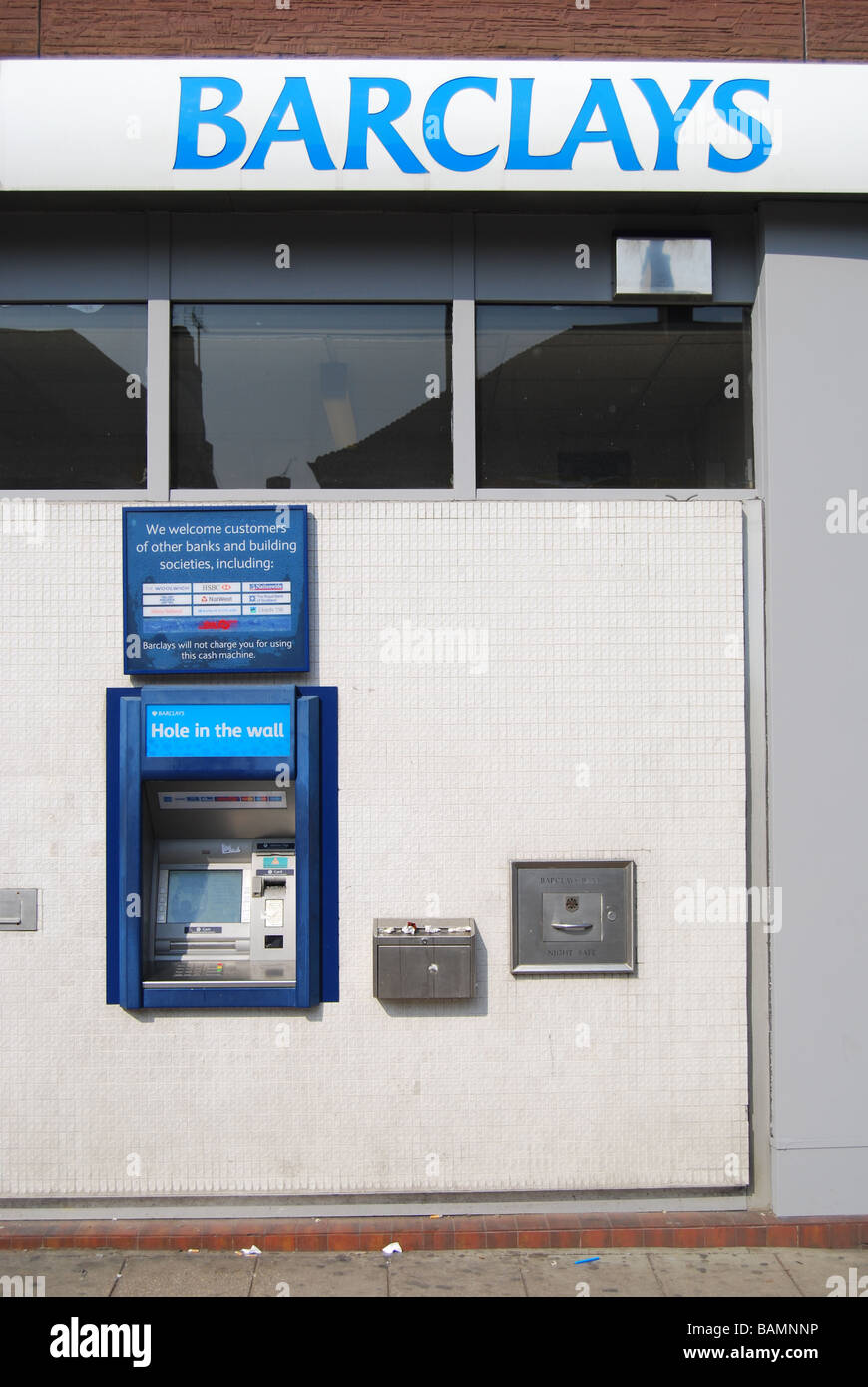 Barclays Bank del agujero en la pared de efectivo de cajeros Foto de stock