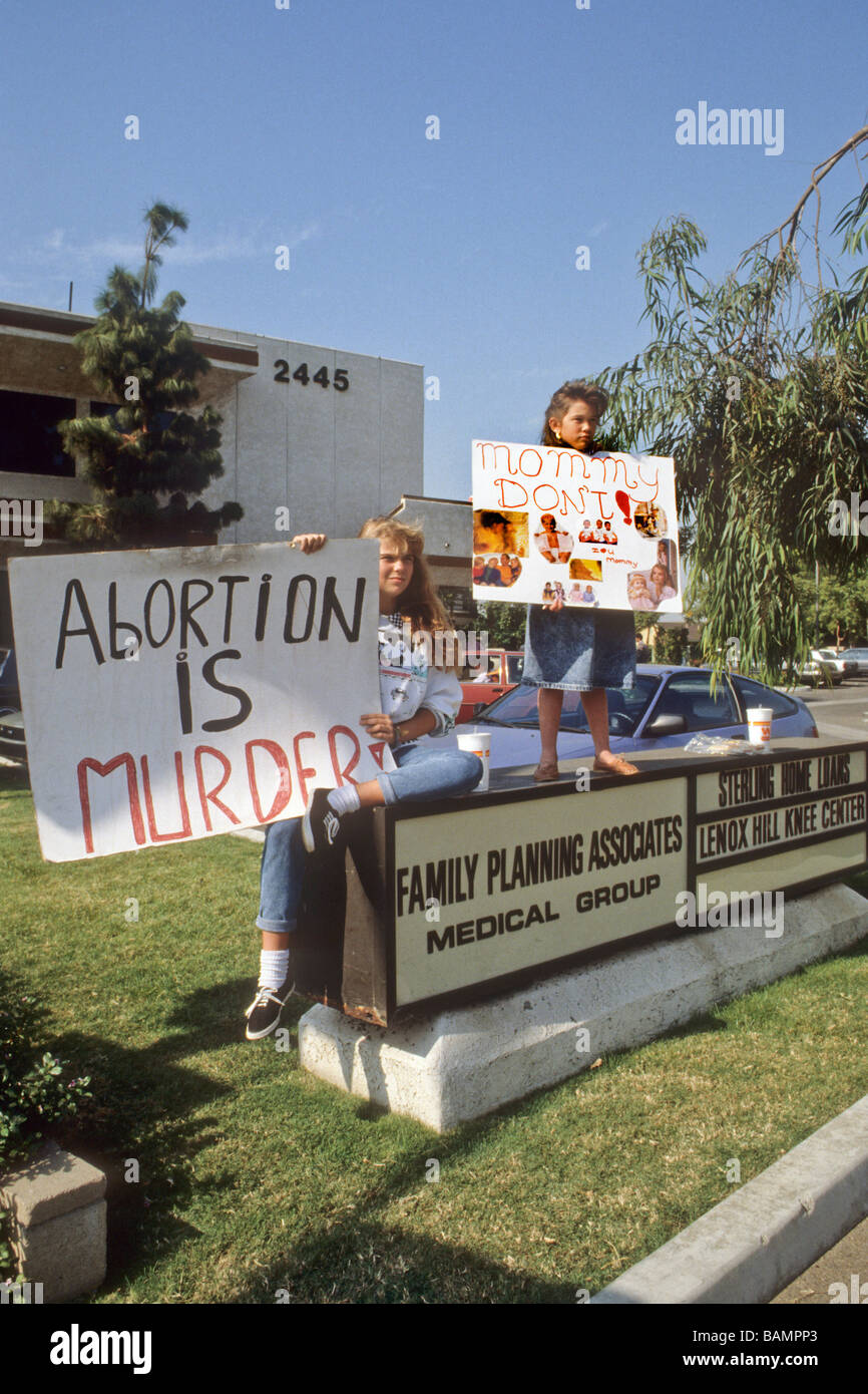 Chica Protesta Clinica Abortista Paternidad Principal Plan De Asesinato Matar Bebe Nino El Derecho A La Vida De Las Mujeres Embarazadas Mujer Derecho De Nacimiento Fotografia De Stock Alamy