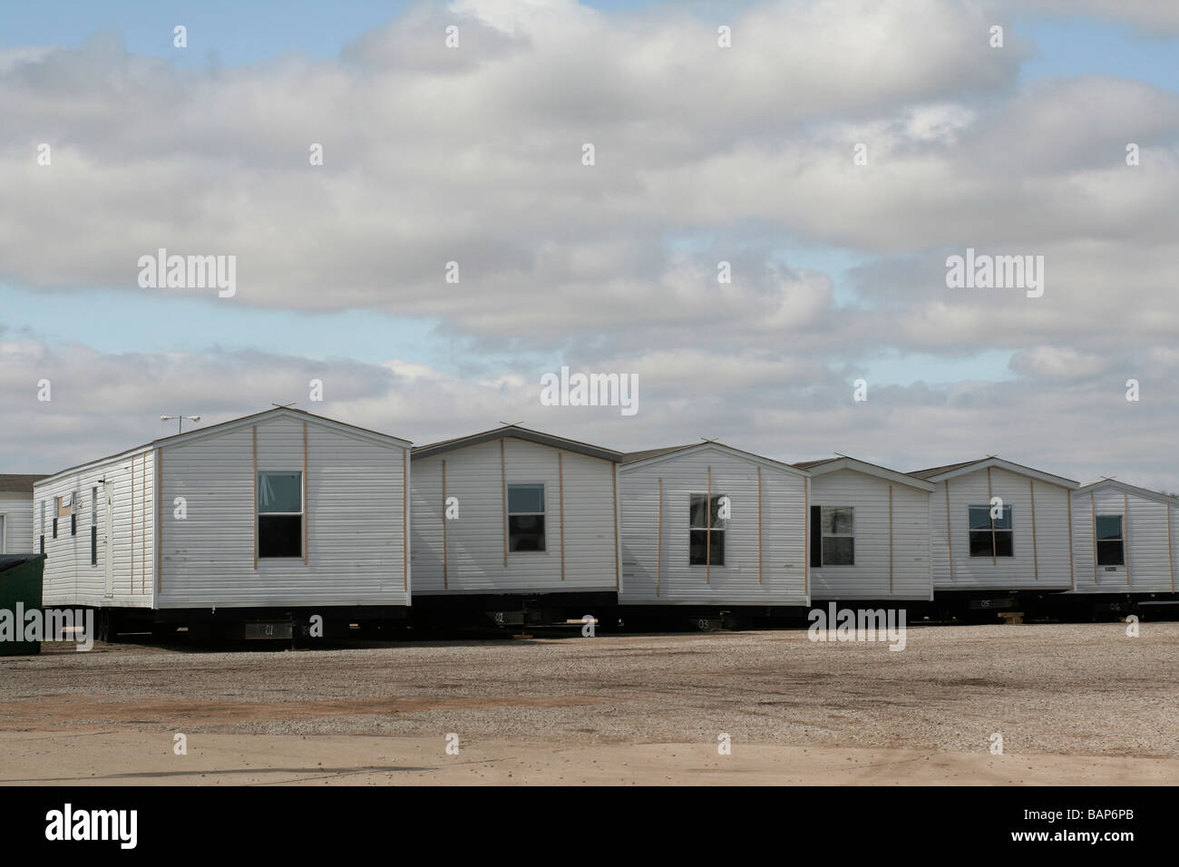 Los remolques de FEMA en instalaciones de almacenamiento Foto de stock