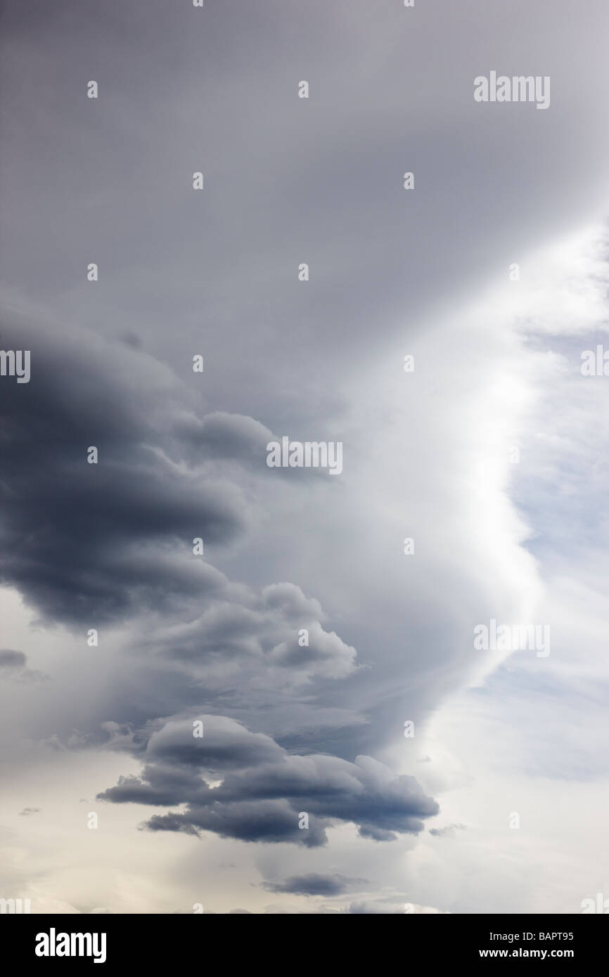Nubes de tormenta inusual sobre salida Colorado EE.UU. Foto de stock