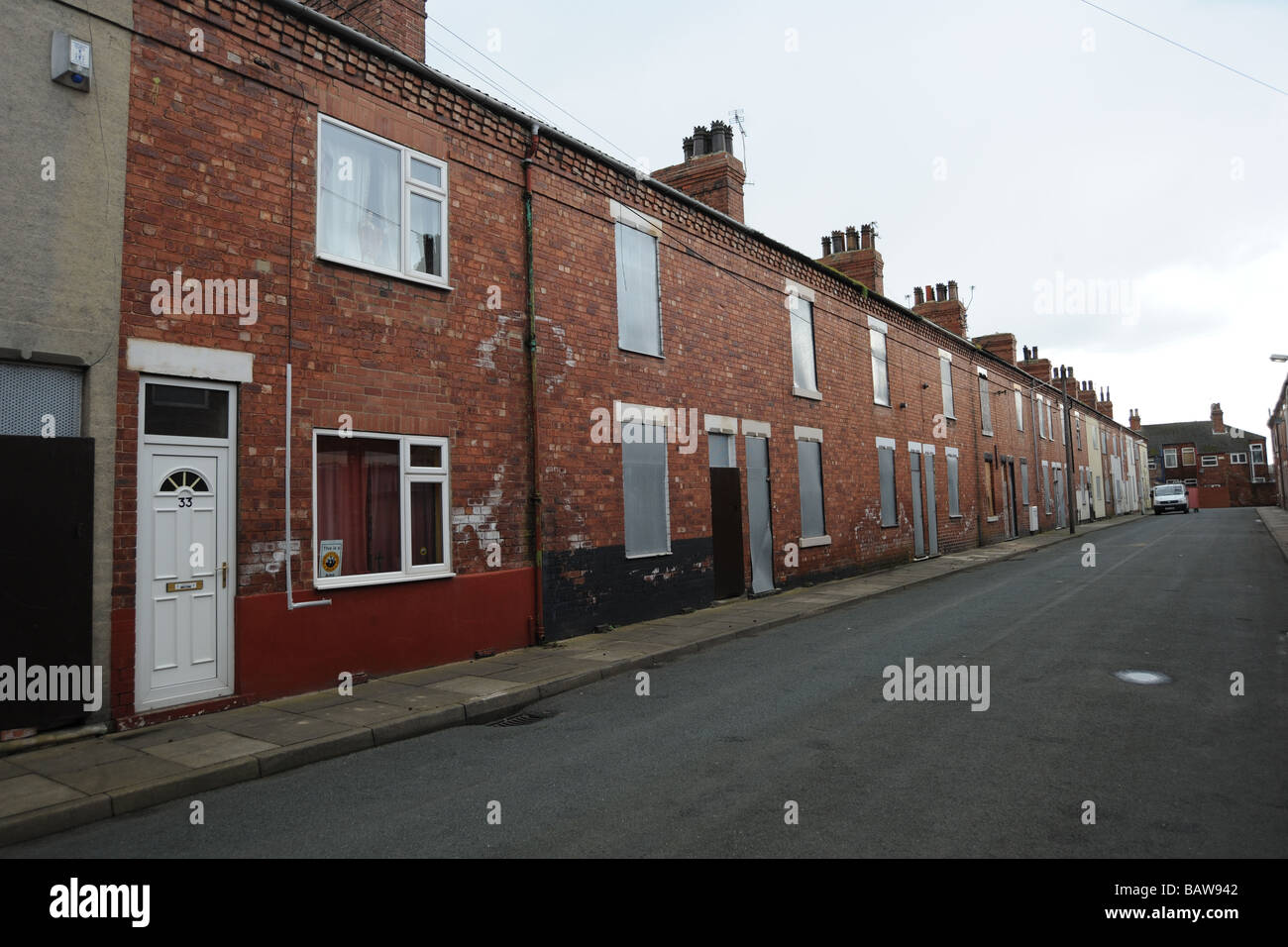Ejecutar casas abajo listo para demolición, Goole cerca de Hull, Reino Unido Foto de stock