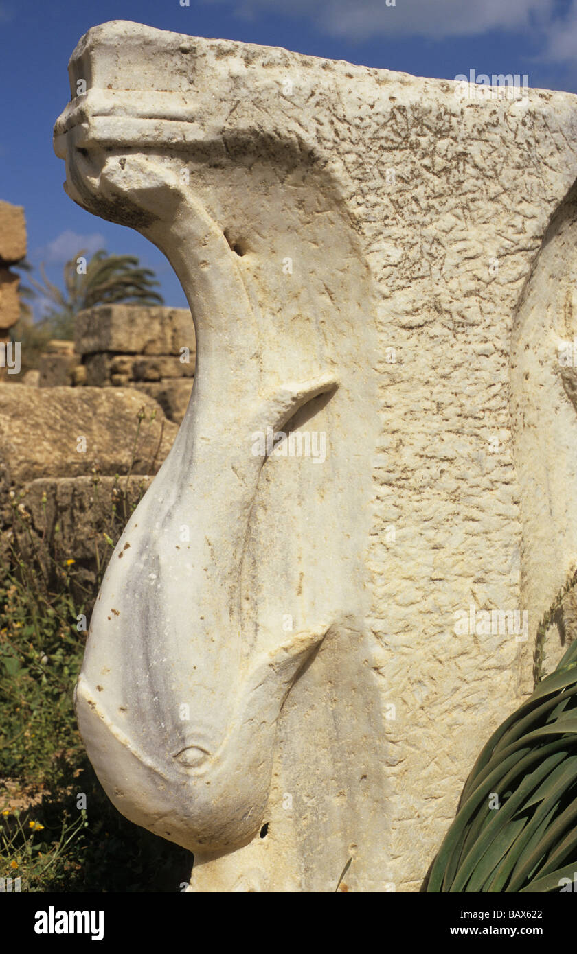 Detalle del tallado del mercado de pescado de Leptis Magna en Libia Foto de stock