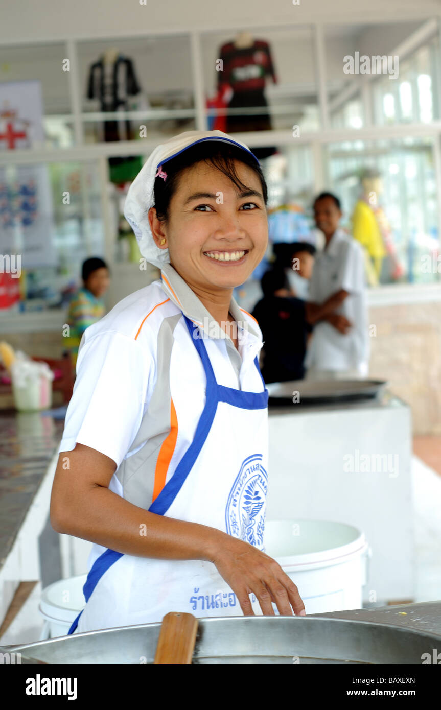 En el restaurante cook thong pha phum Tailandia Foto de stock