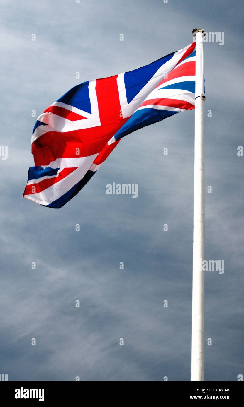[Reino Unido] bandera Union Jack en el viento Foto de stock