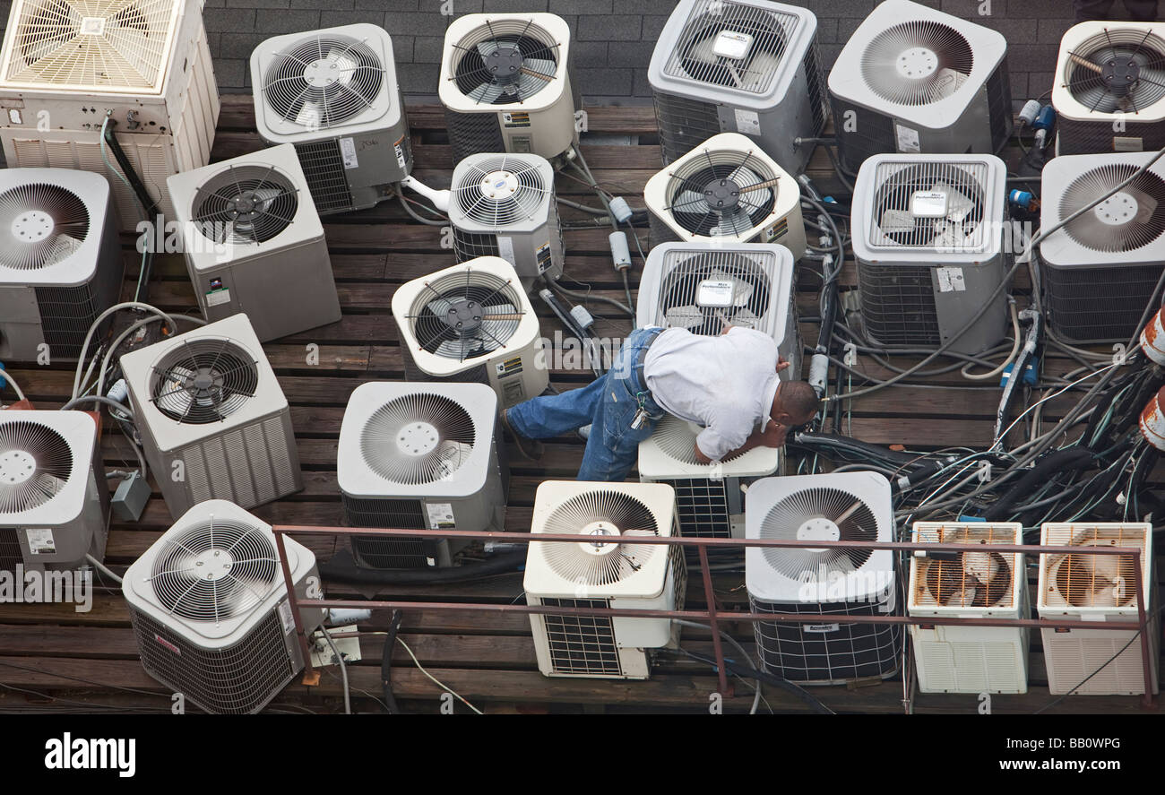 Aire acondicionado en techo fotografías e imágenes de alta resolución -  Alamy