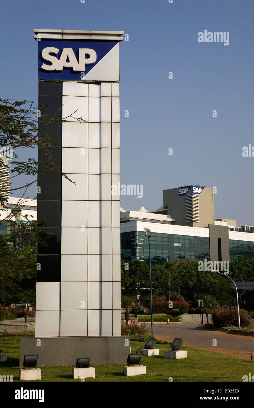 Los edificios de oficinas de SAP en Whitefield (a veces escrito Campo Blanco), un suburbio de la ciudad de Bangalore, India. Foto de stock