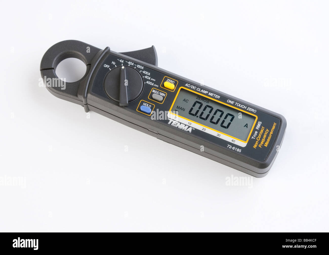 Un tipo de pinza amperimétrica digital usando un sensor de efecto Hall  Fotografía de stock - Alamy