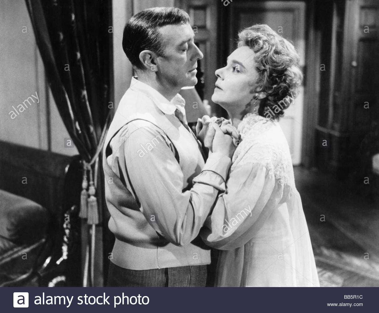 Albert Finney (born 1936) Albert Finney (born 1936)