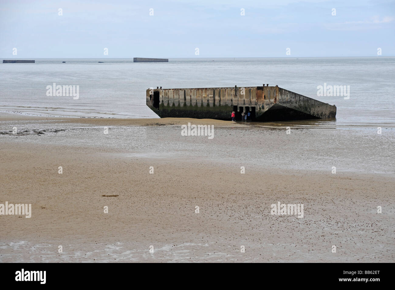 Día D en el puerto artificial de Arromanches Mulberry harbour playa de  desembarco Calvados Normandía Francia WWII Canal Inglés segunda guerra  Fotografía de stock - Alamy