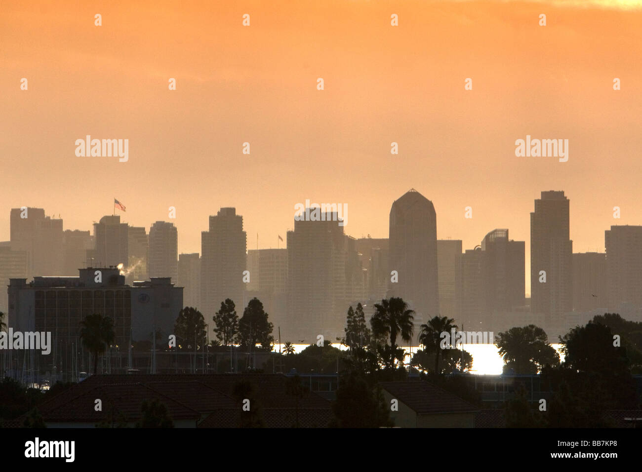 Amanecer sobre la ciudad de San Diego, el sur de California, EE.UU. Foto de stock