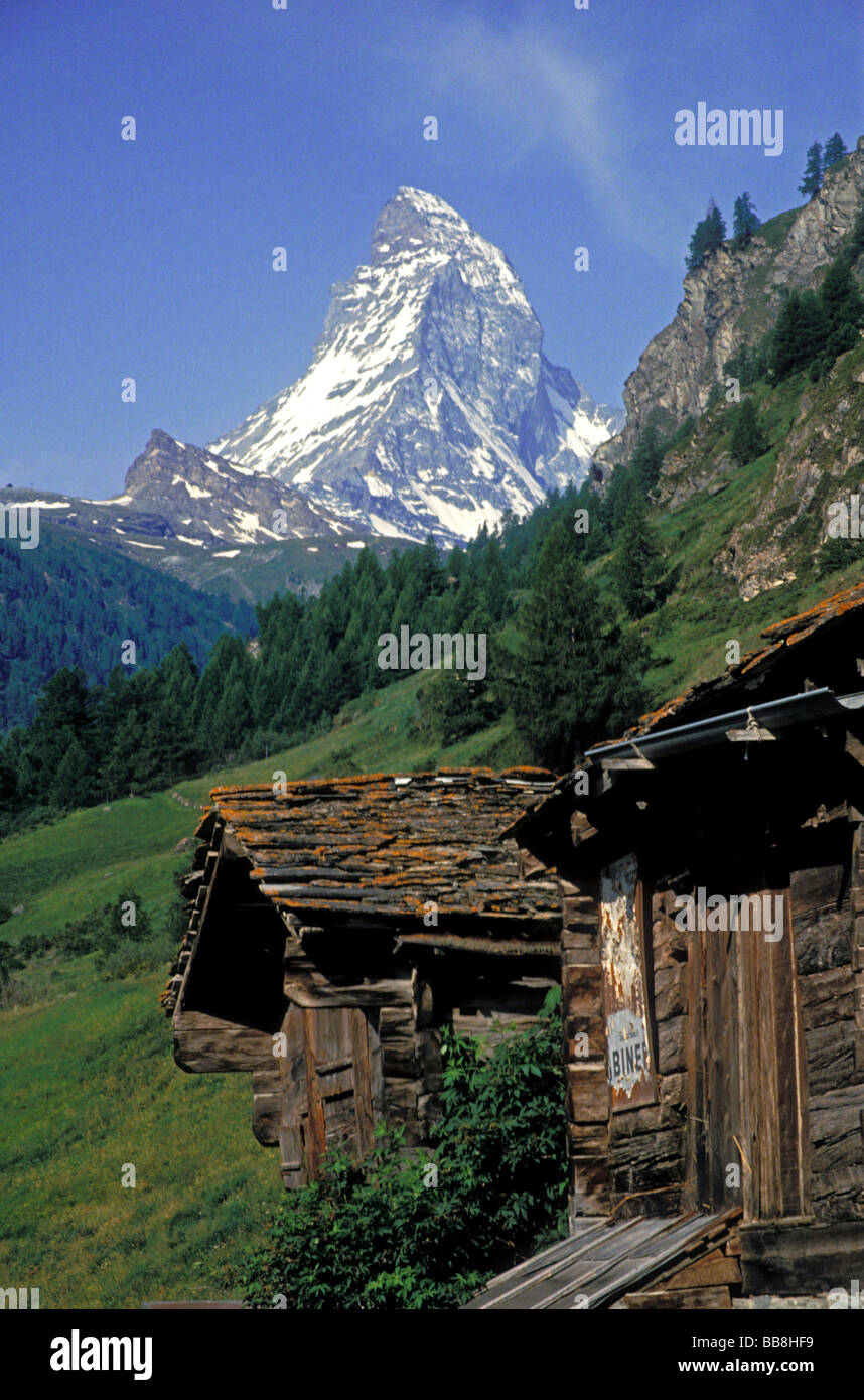 Matterhorn, picos de montañas cubiertos de nieve, Zermatt, Suiza Foto de stock