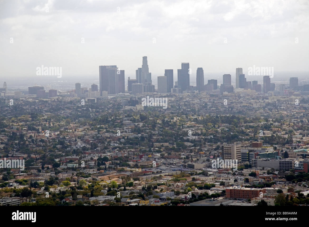 Vista de Los Angeles y el smog del Observatorio de Griffith Los Ángeles, California, EE.UU. Foto de stock