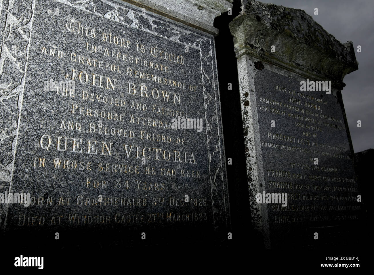 La tumba de la Reina Victoria de fiel sirviente John Brown que está