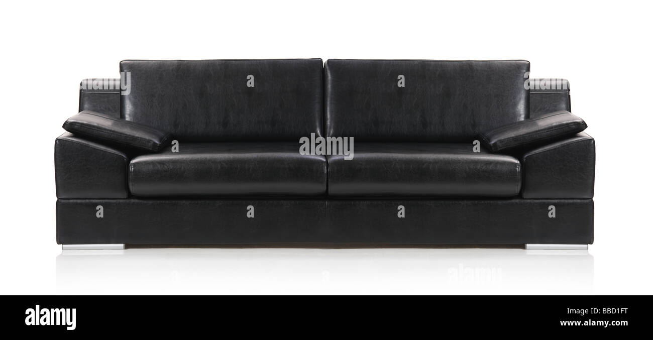 Imagen de un moderno sofá de cuero negro Fotografía de stock - Alamy