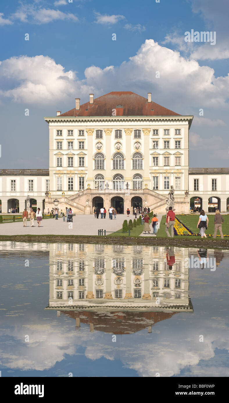 El Palacio de Nymphenburg, como símbolo de la cultura alemana en Munich Foto de stock