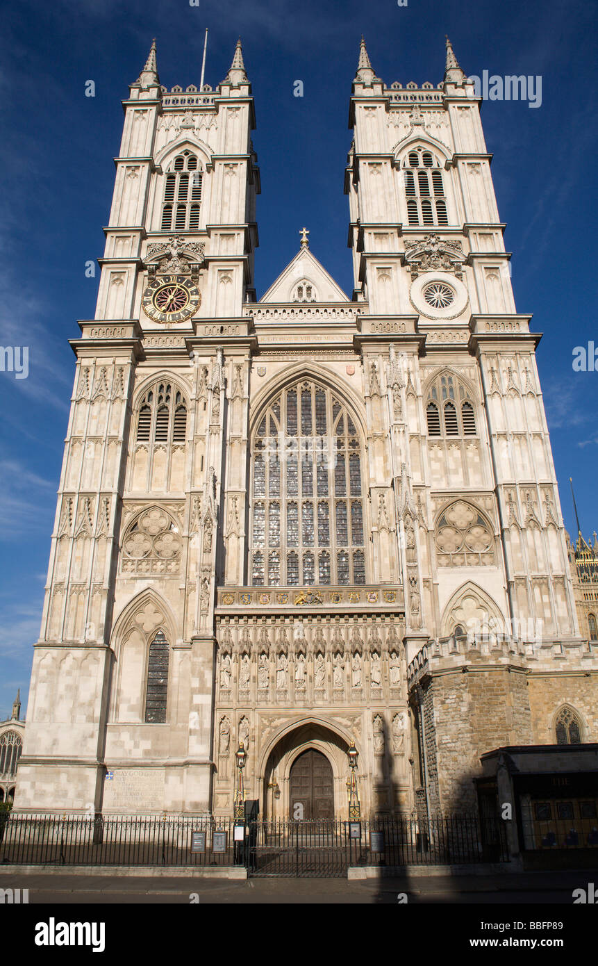 Londres - Westminster Abbey - fachada oeste Foto de stock