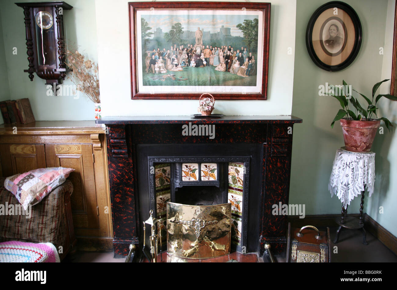 Casa rural de principios del siglo xx interior recreado en Black Country Living Museum en W Midlands Foto de stock