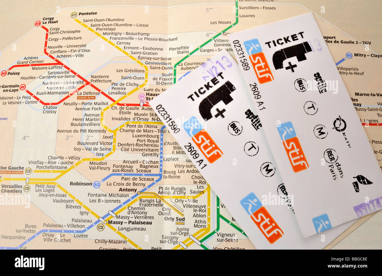 Las entradas individuales en un plano del metro de París, París, Francia, Europa Foto de stock