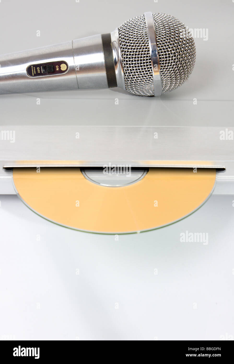 Dvd player karaoke function microphone fotografías e imágenes de alta  resolución - Alamy