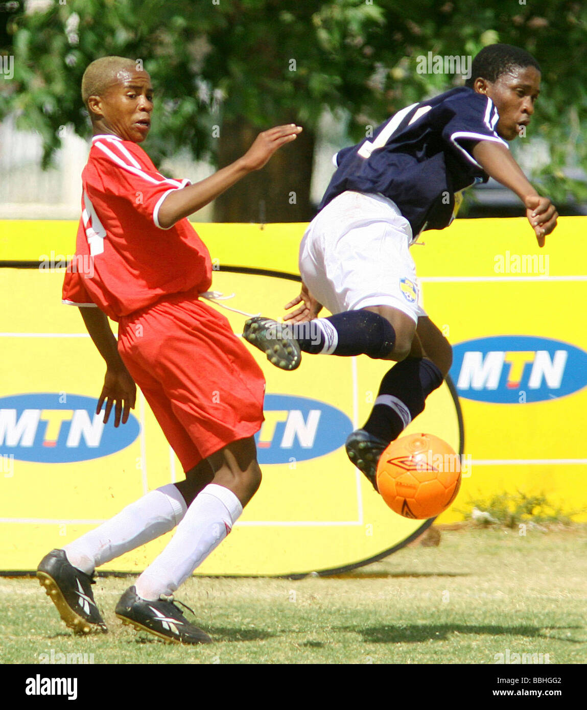 Finales de fútbol de la escuela fotografías e imágenes de alta