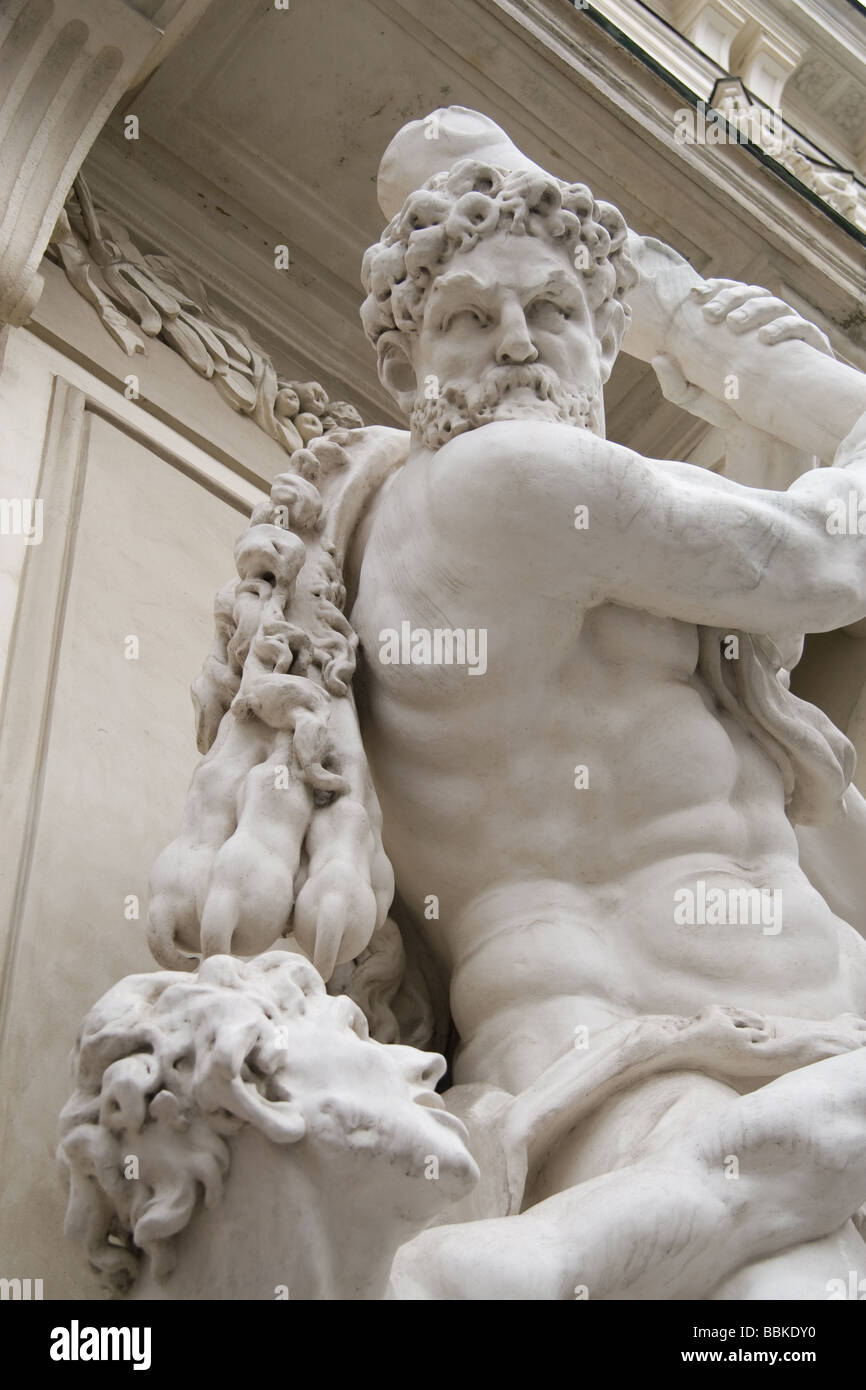 Estatuas clásicas, Viena, Austria, cerca de la Escuela Española de  Equitación Fotografía de stock - Alamy