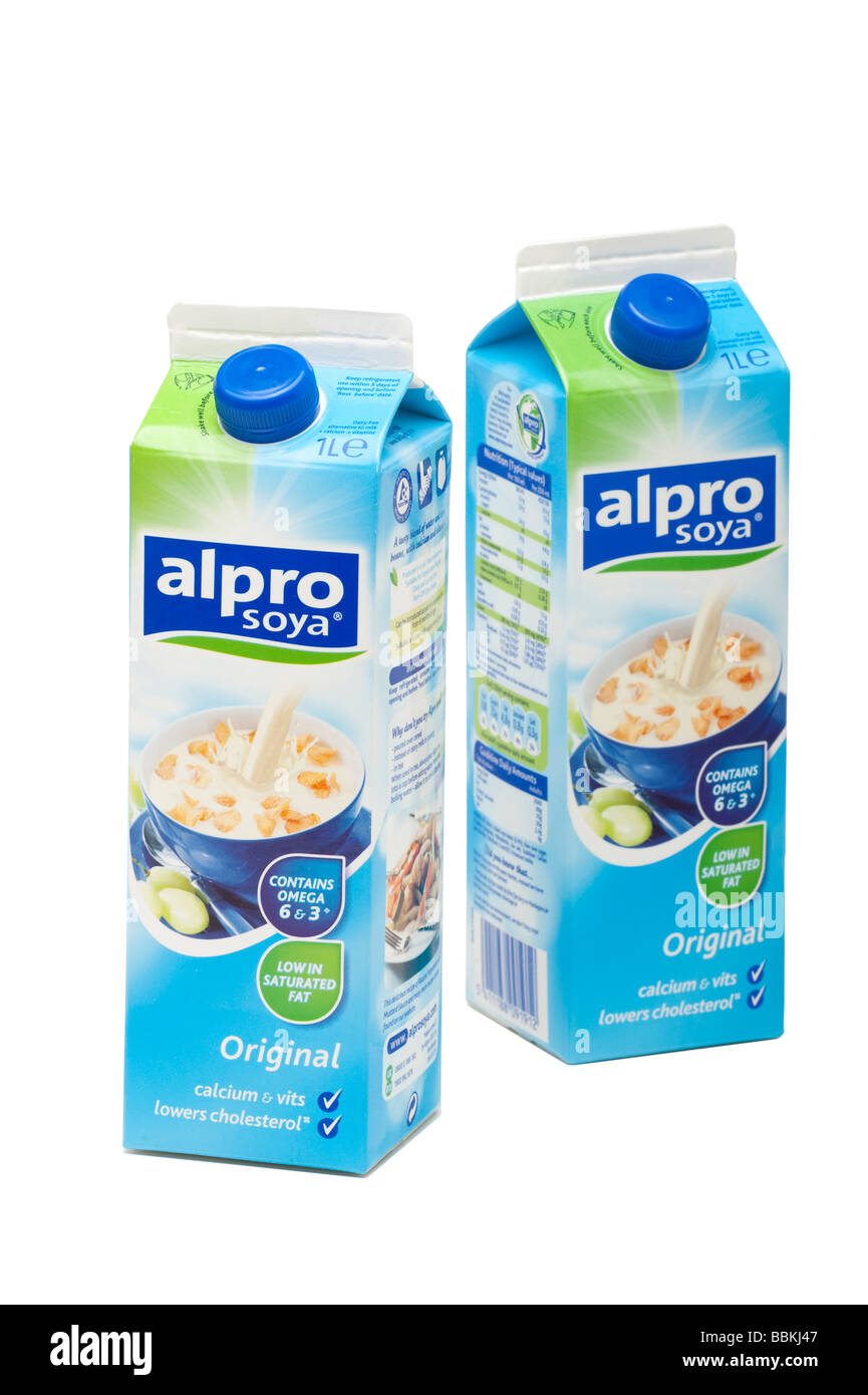 Dos cajas de 1 litro de leche de soja Alpro Foto de stock