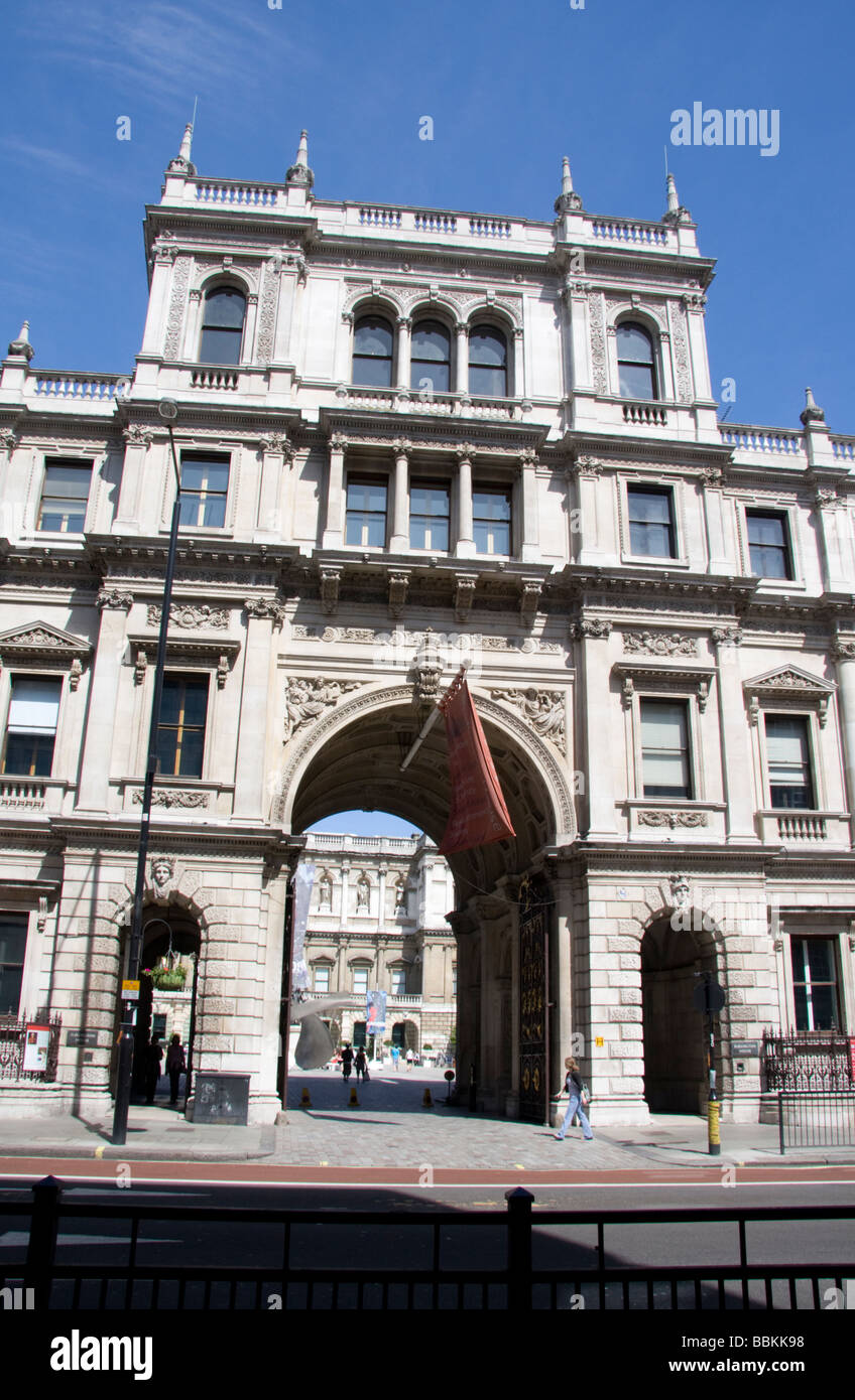 La Royal Academy of Arts Piccadilly Londres Inglaterra Foto de stock