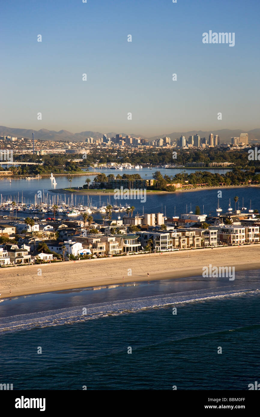 Mission Beach y Mission Bay en San Diego, California Foto de stock