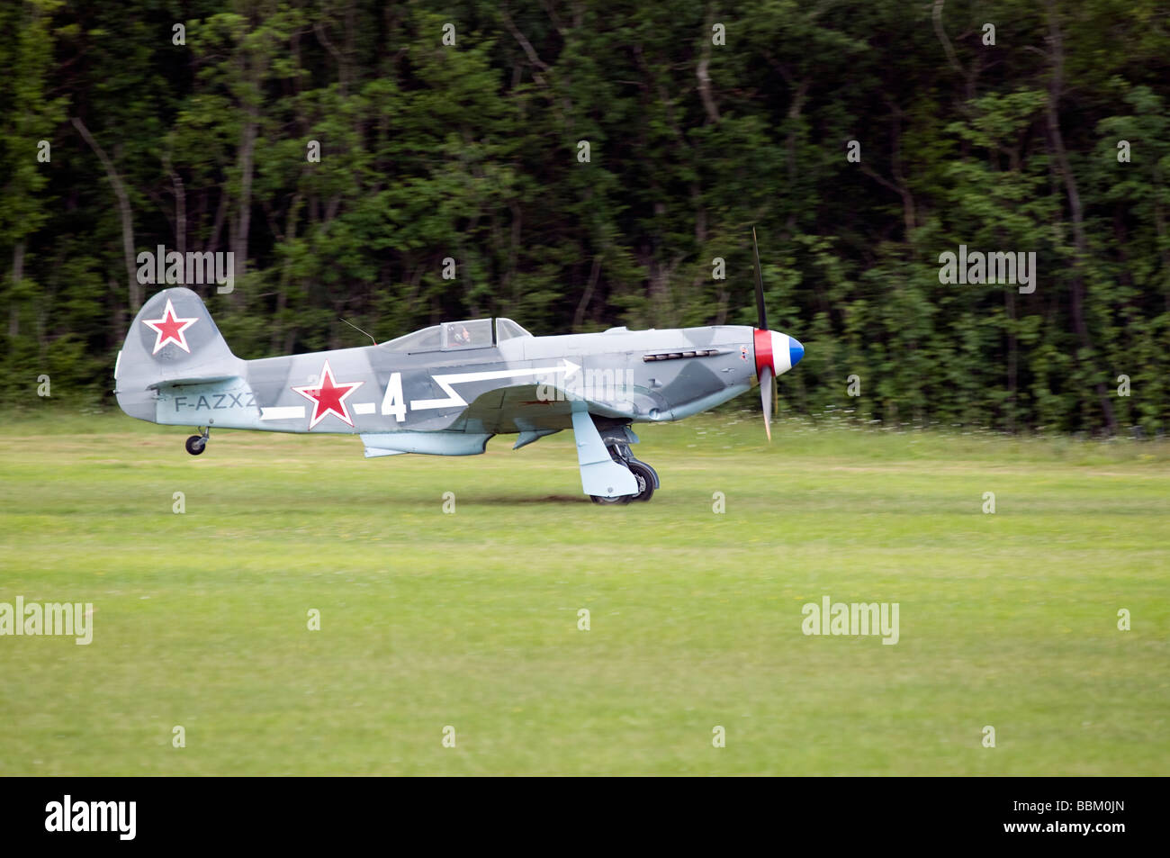 Ferte Alais Yak 11 aviones de combate rusos Foto de stock