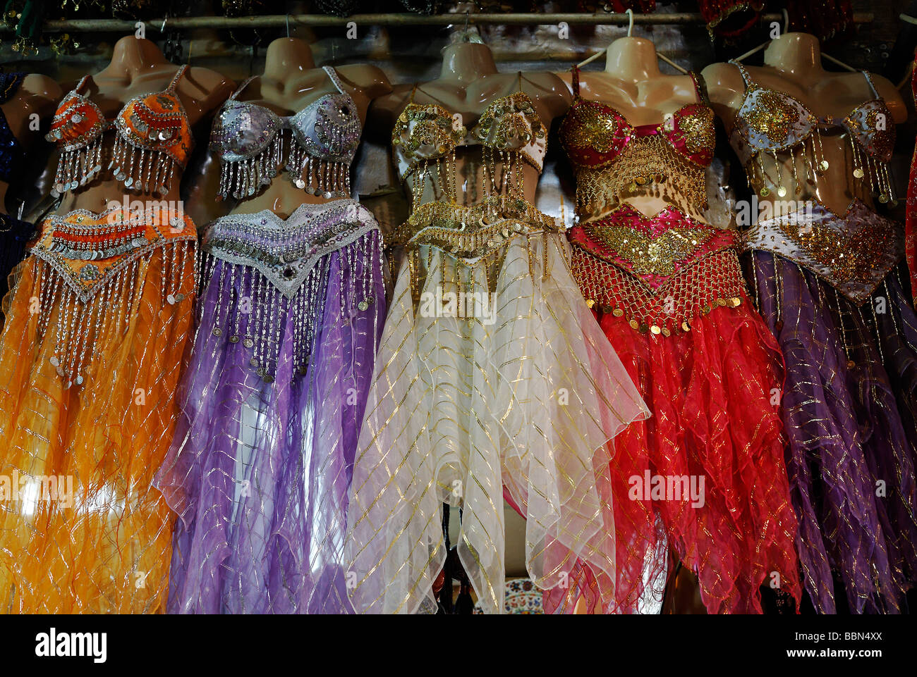 Turkey istanbul dresses shop fotografías e imágenes de alta resolución - Alamy Turkey istanbul dresses shop fotografías e imágenes de alta resolución - Alamy