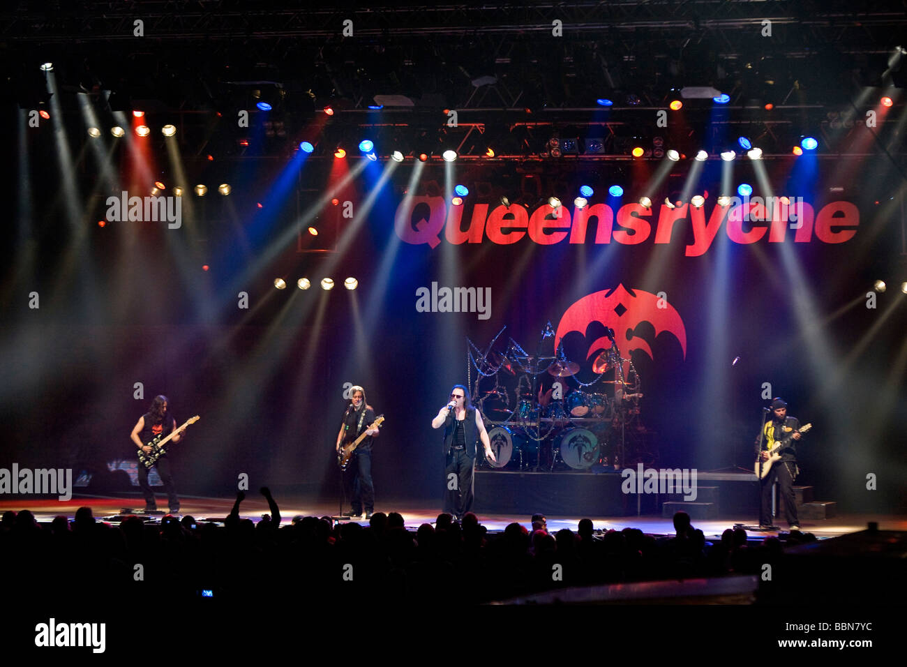La banda de metal progresivo Queensryche americanos viven en el Rock Sound Festival en Huttwil, Suiza, Europa Foto de stock
