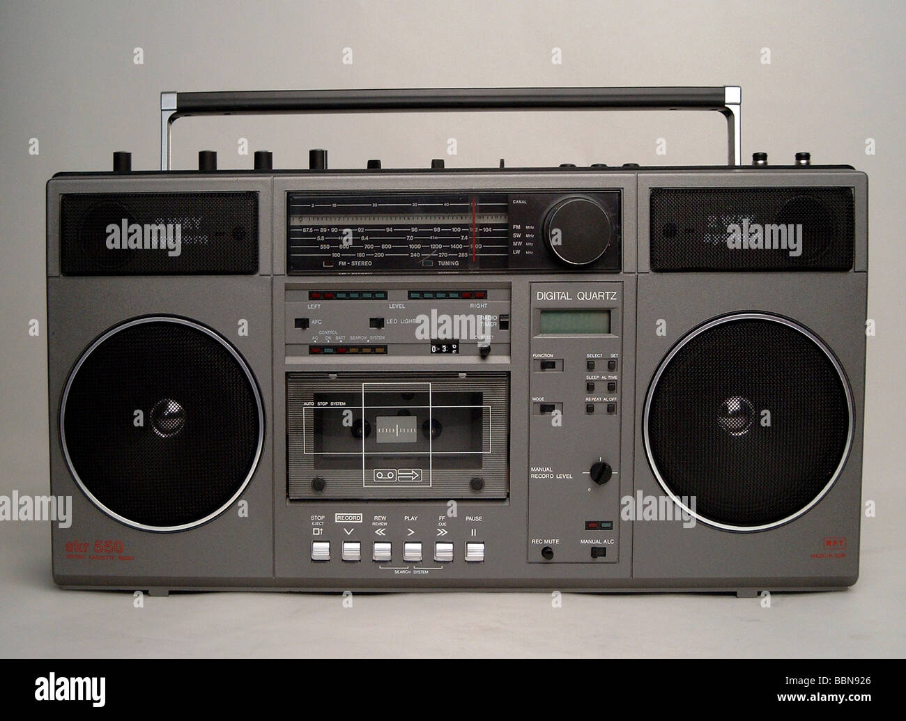 Stereo radio cassette recorder steracord skr 550 fotografías e imágenes de  alta resolución - Alamy