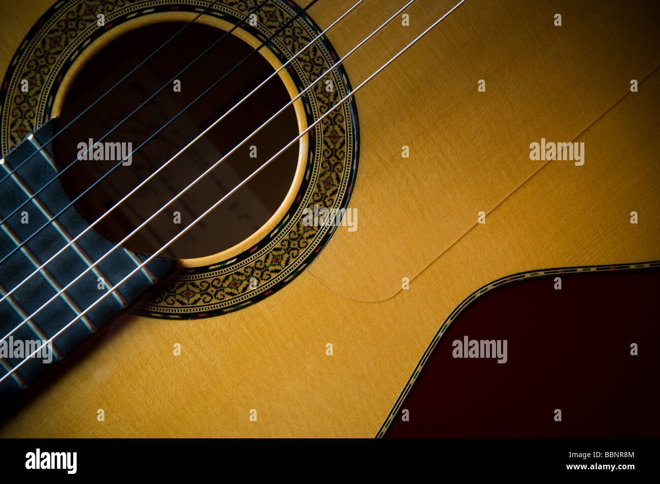 Sonido de guitarra flamenca con tocar la placa de orificio Fotografía de  stock - Alamy