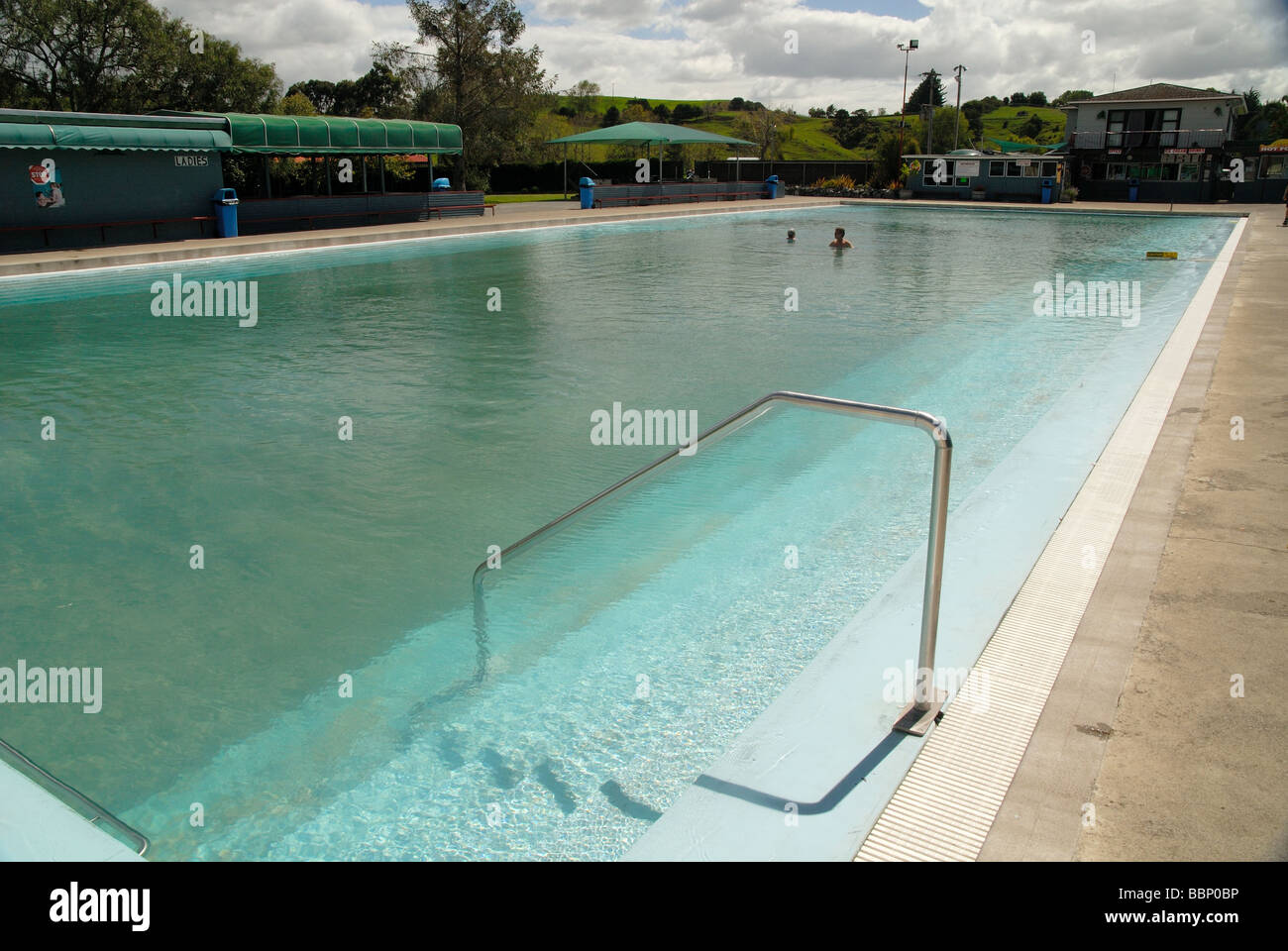 Las piscinas calientes en Miranda, Nueva Zelanda Foto de stock