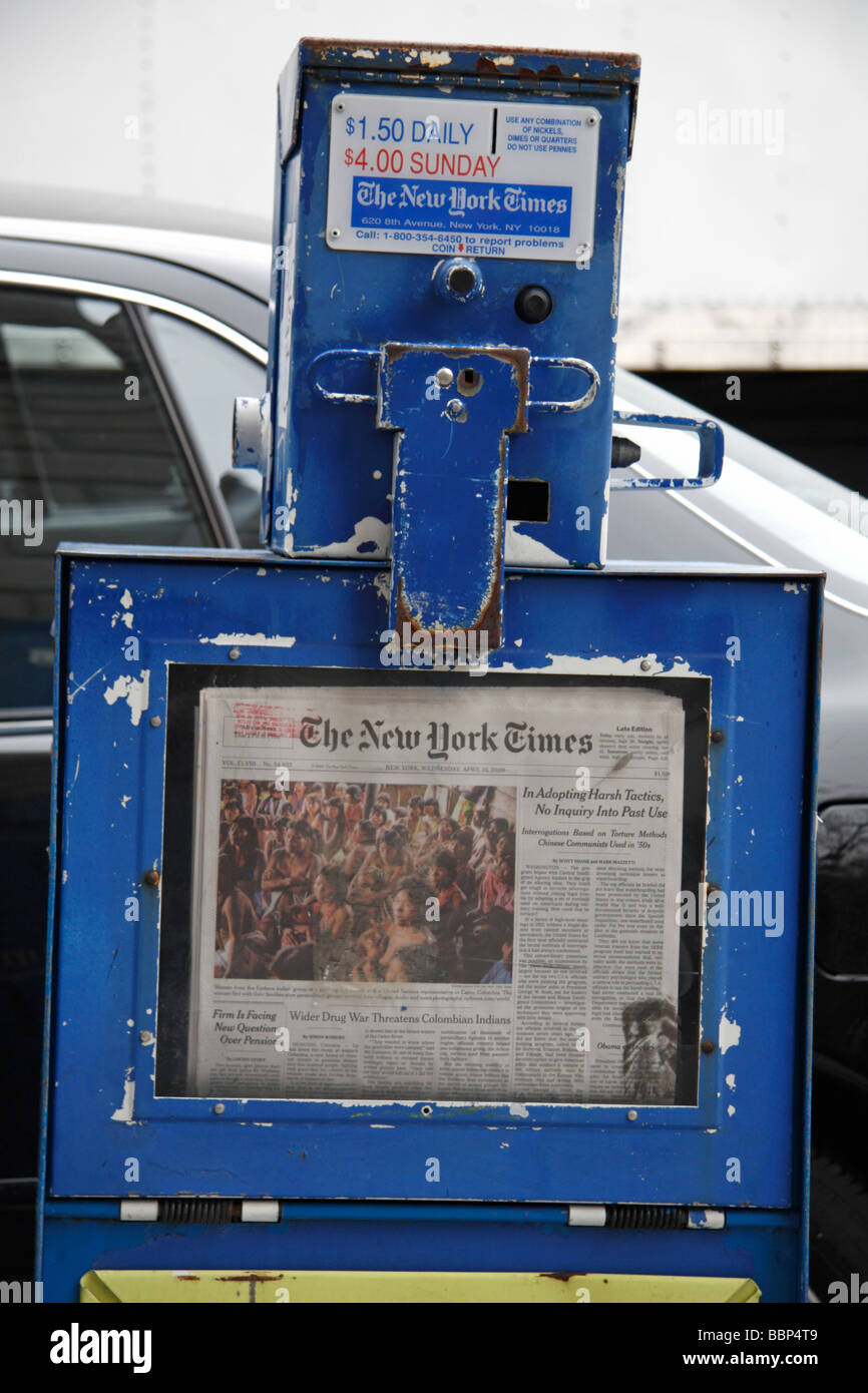 Máquina expendedora de periódicos para el New York Times en Nueva York  Fotografía de stock - Alamy