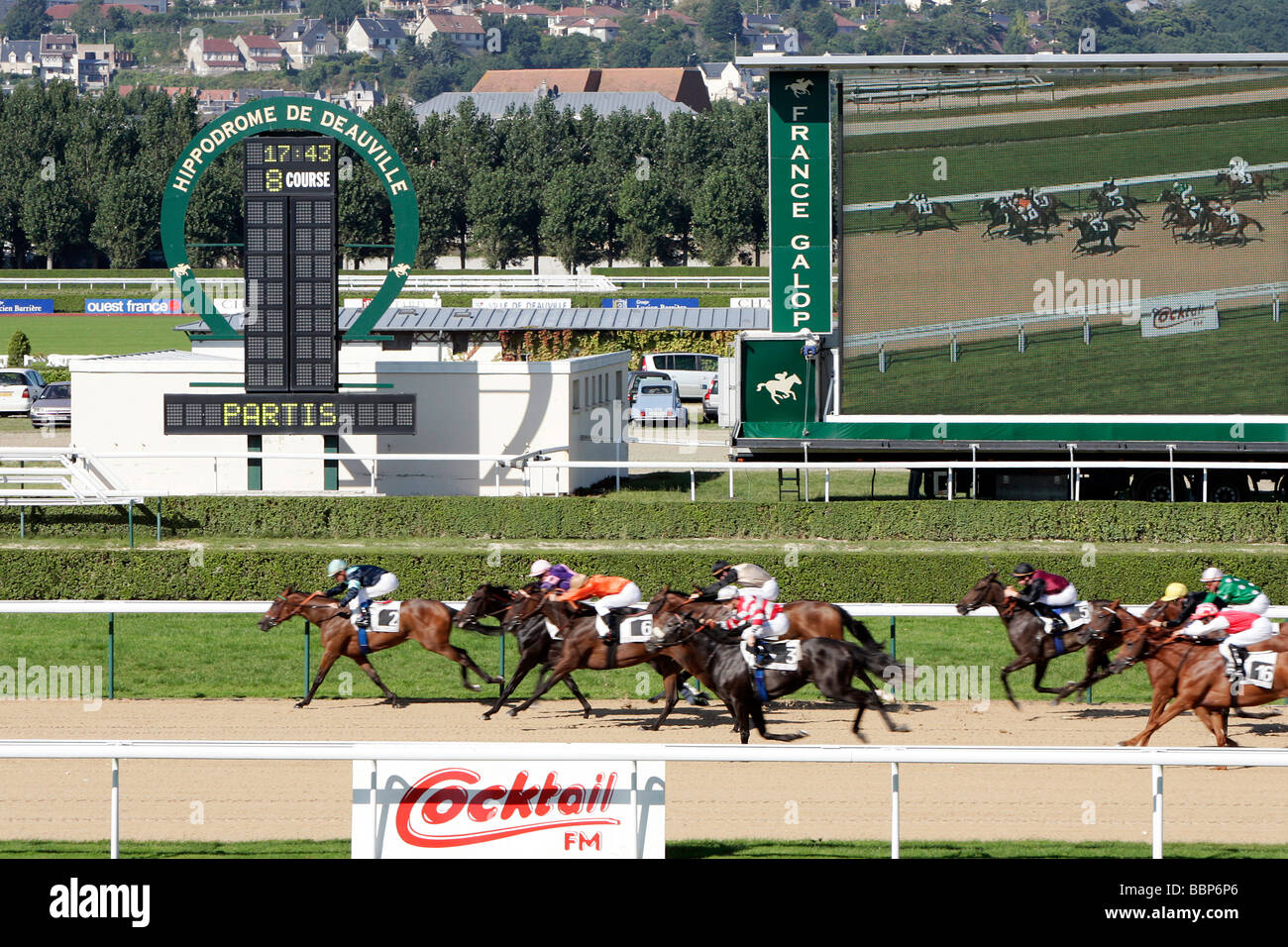 race-course-la-deauville-touques-racetrack-deauville-calvados-14-normandia-francia-bbp6p6.jpg
