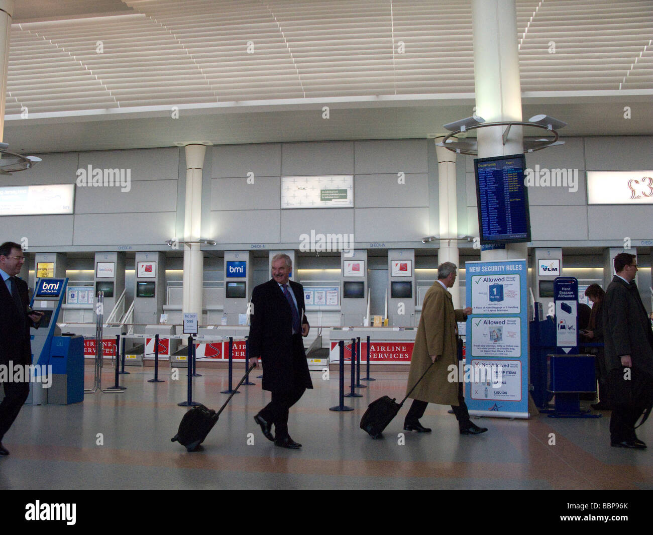 Salidas del Aeropuerto de Jersey Fotografía de stock - Alamy