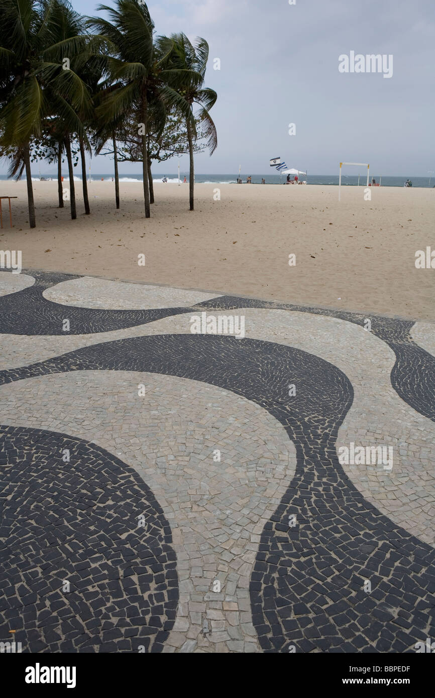 Acera de la ciudad de Río de Janeiro Copacabana Brasil Foto de stock