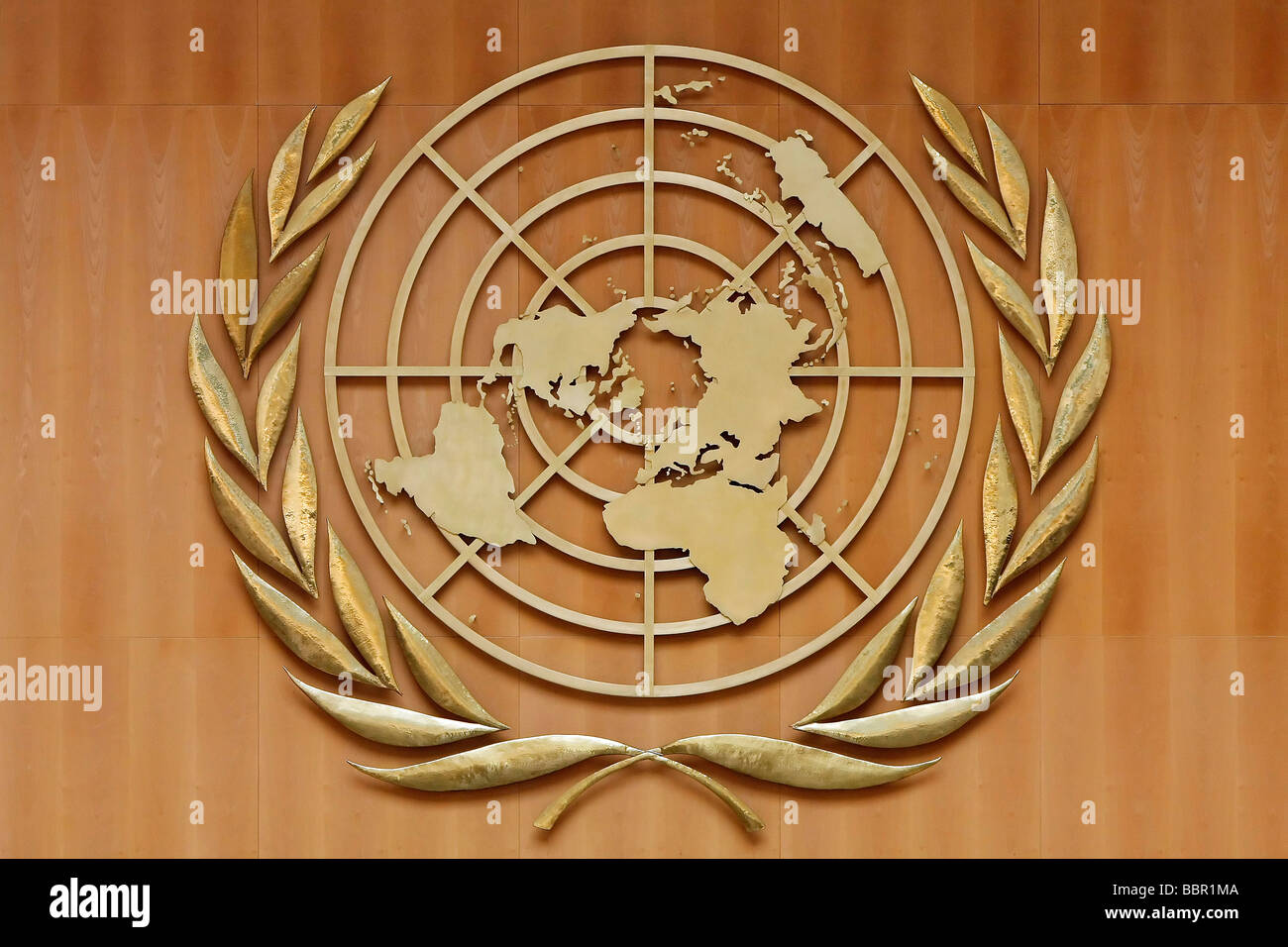 Logotipo dorado de la ONU, en la Gran Sala de Asambleas, Palacio de las  naciones, las oficinas de las Naciones Unidas, Ginebra, Suiza Fotografía de  stock - Alamy
